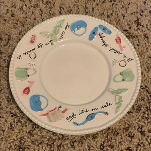 2 decorative plates